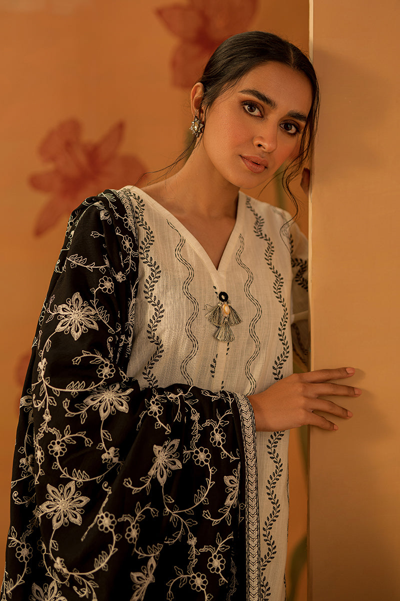 Midnight Leaf-3Pc Embroidered Khaddar Suit