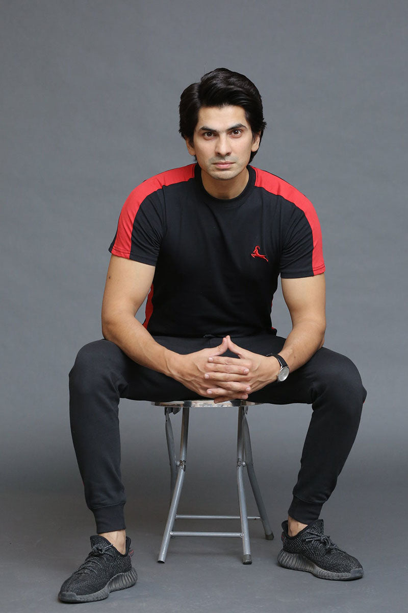 Black with Red T-Shirt Men